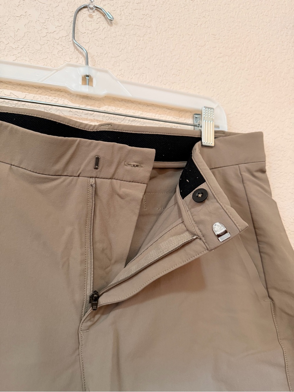 NOBULL Men's Tan Flat-Front Performance Golf Shorts 7in inseam - Picture 5 of 8